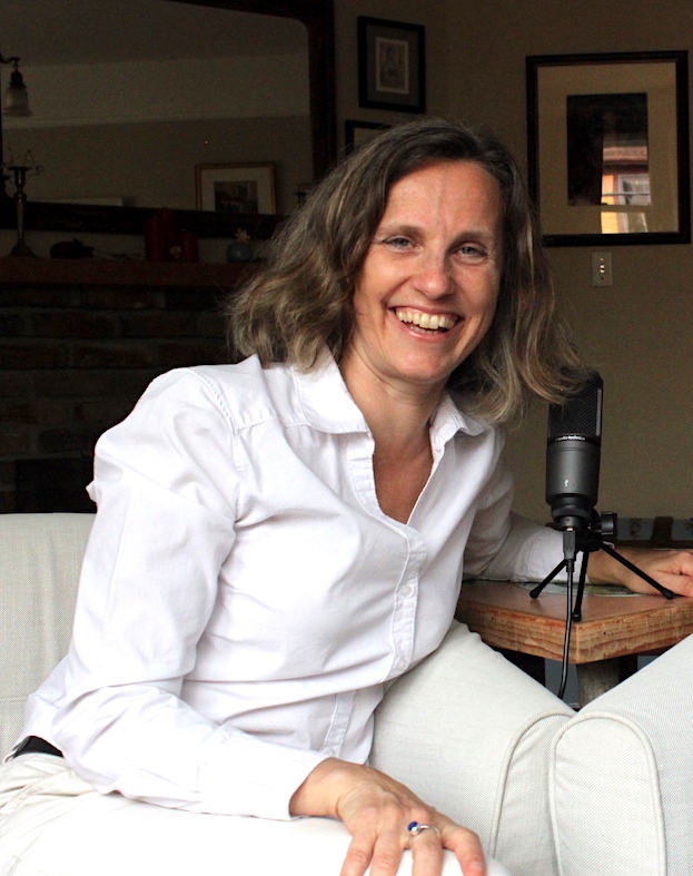 OnConfictPodcast: Host Julia Menard